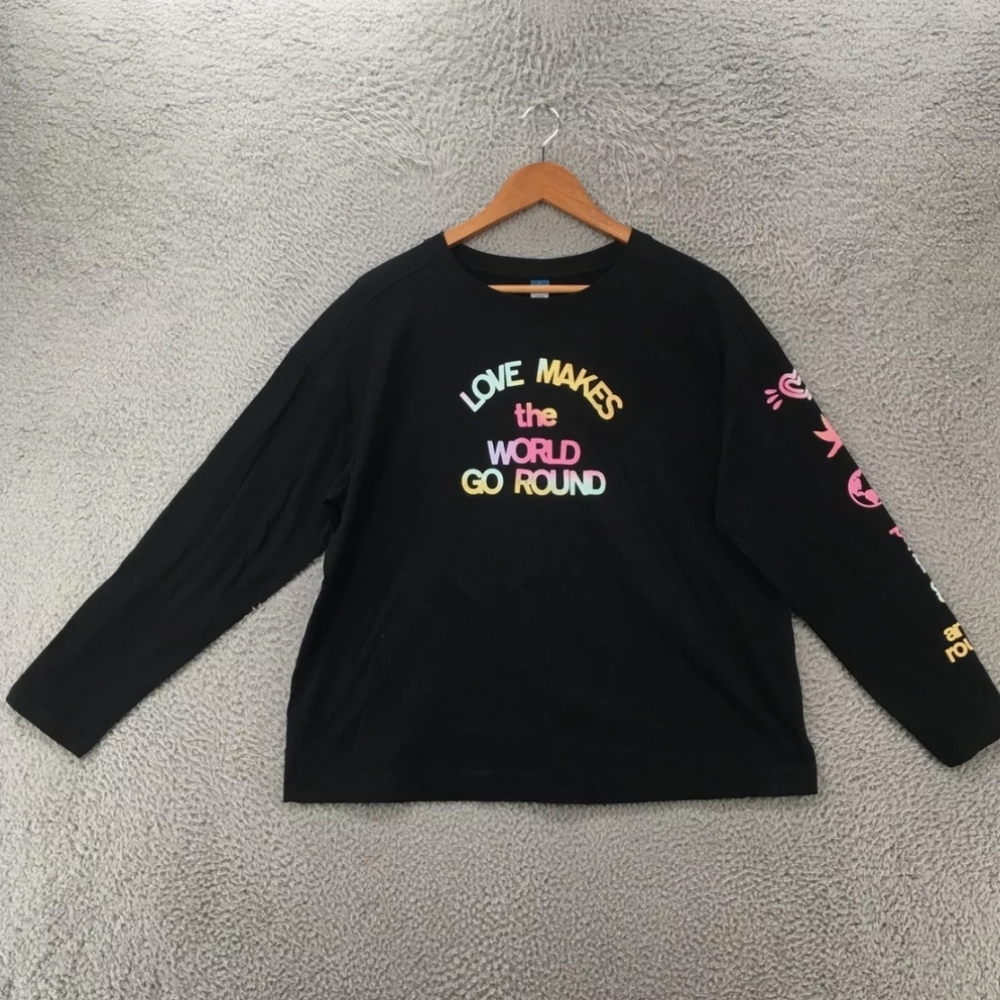 NWOT Women's Love Makes The World Go Round Old Navy Long Sleeve T-shirt - Picture 9 of 10